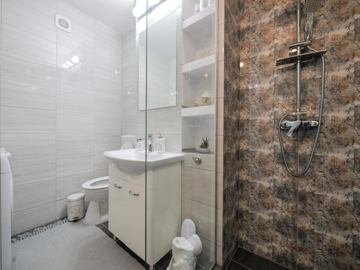 Luxury Ultracentral Árgyasudvarhely Kültér fotó
